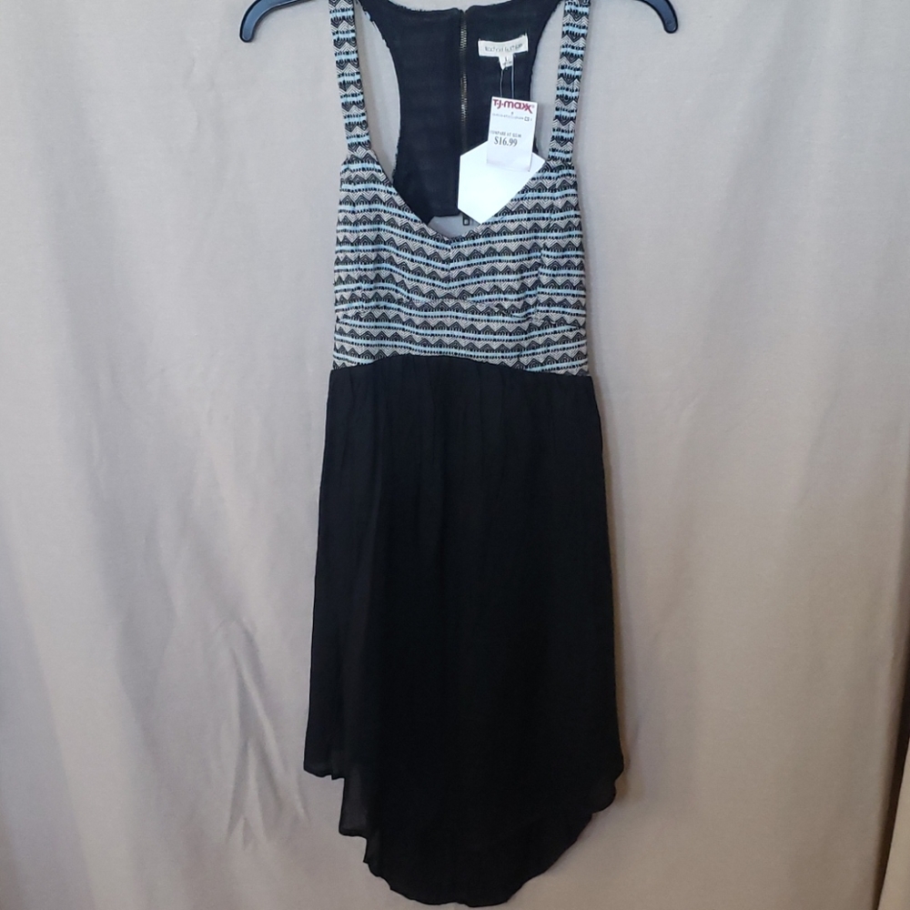 New with tags! Fun summer dress open midback!